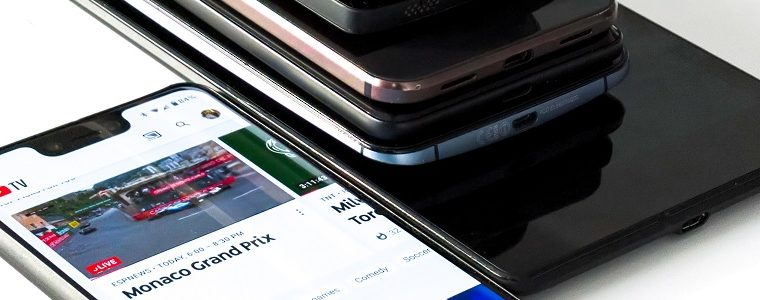How are screen resolutions measured?